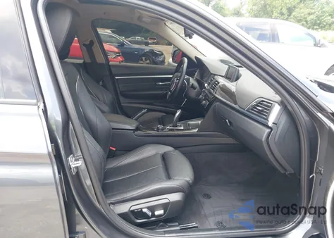 2016 BMW 320I xDrive z USA, uszkodzony, nr VIN WBA8A3C52GK551275